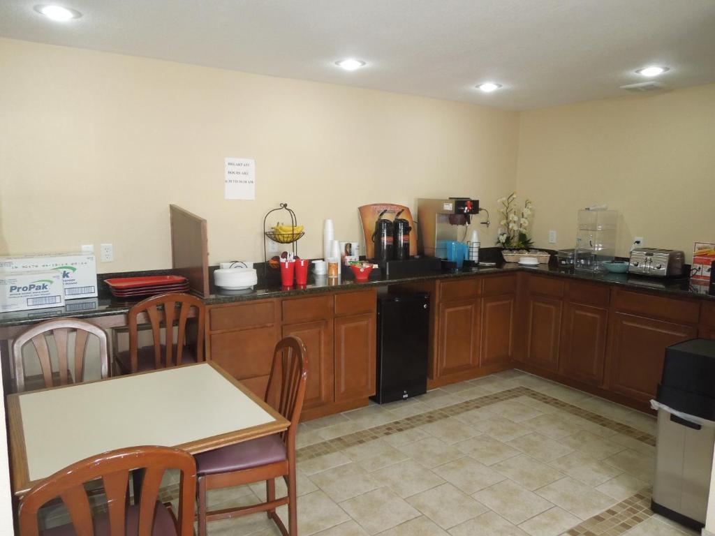 Budget Inn ווטקינס גלן מראה חיצוני תמונה